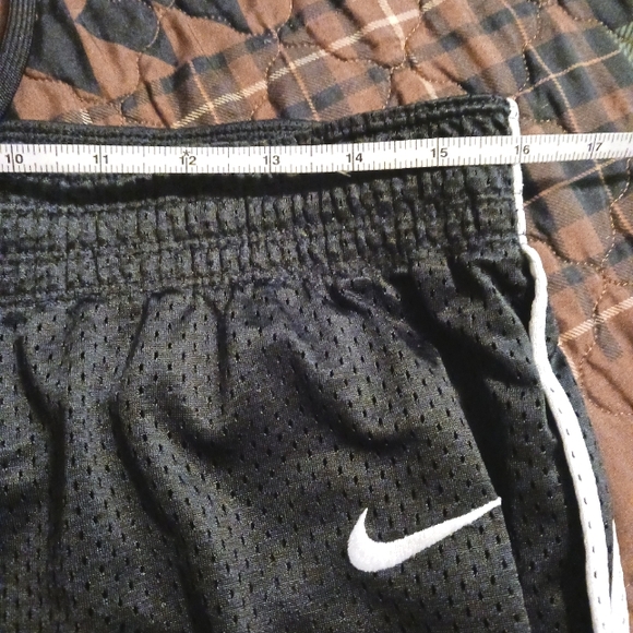 Nike Reversible Cropped Nylon Joggers - Picture 11 of 12